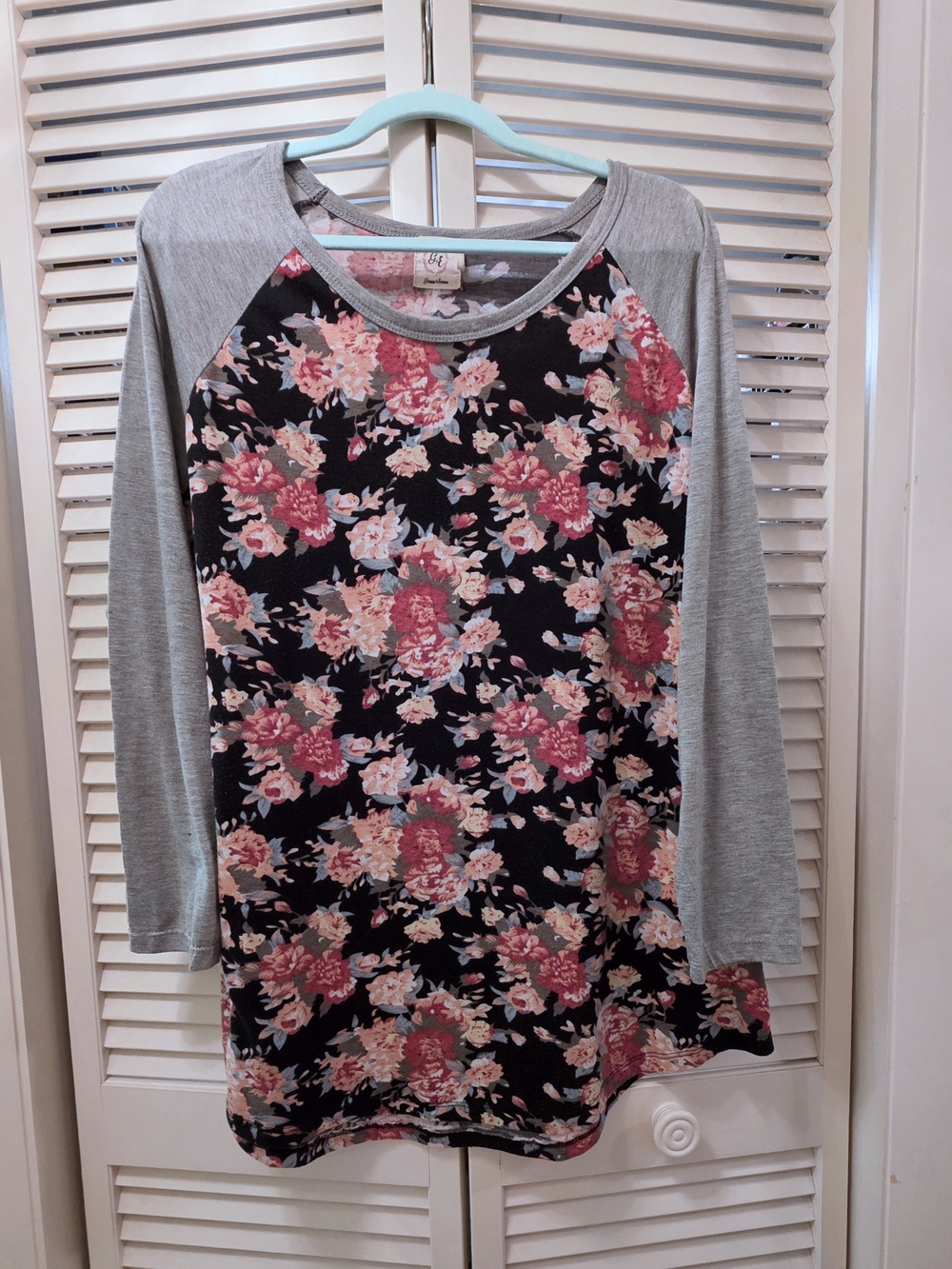 Grace & Emma Floral Raglan Tee - Pink Floral on Black with Gray Sleeves Xl